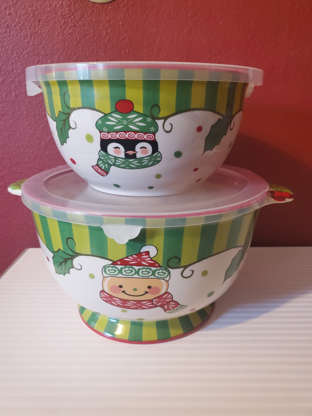 Holiday Penguin & Snowman Mixing Bowls with Lids - Green & Red